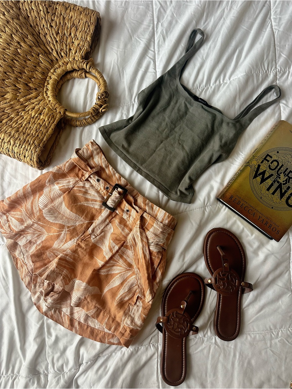 TAHARI Leaf Print Paperbag Shorts
